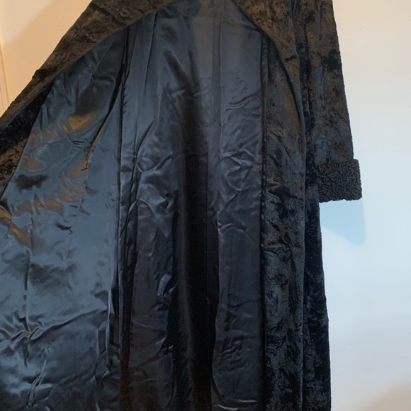 Vintage Saks 5th Ave Victorian Black Velvet Long Coat with Hood - Picture 12 of 14